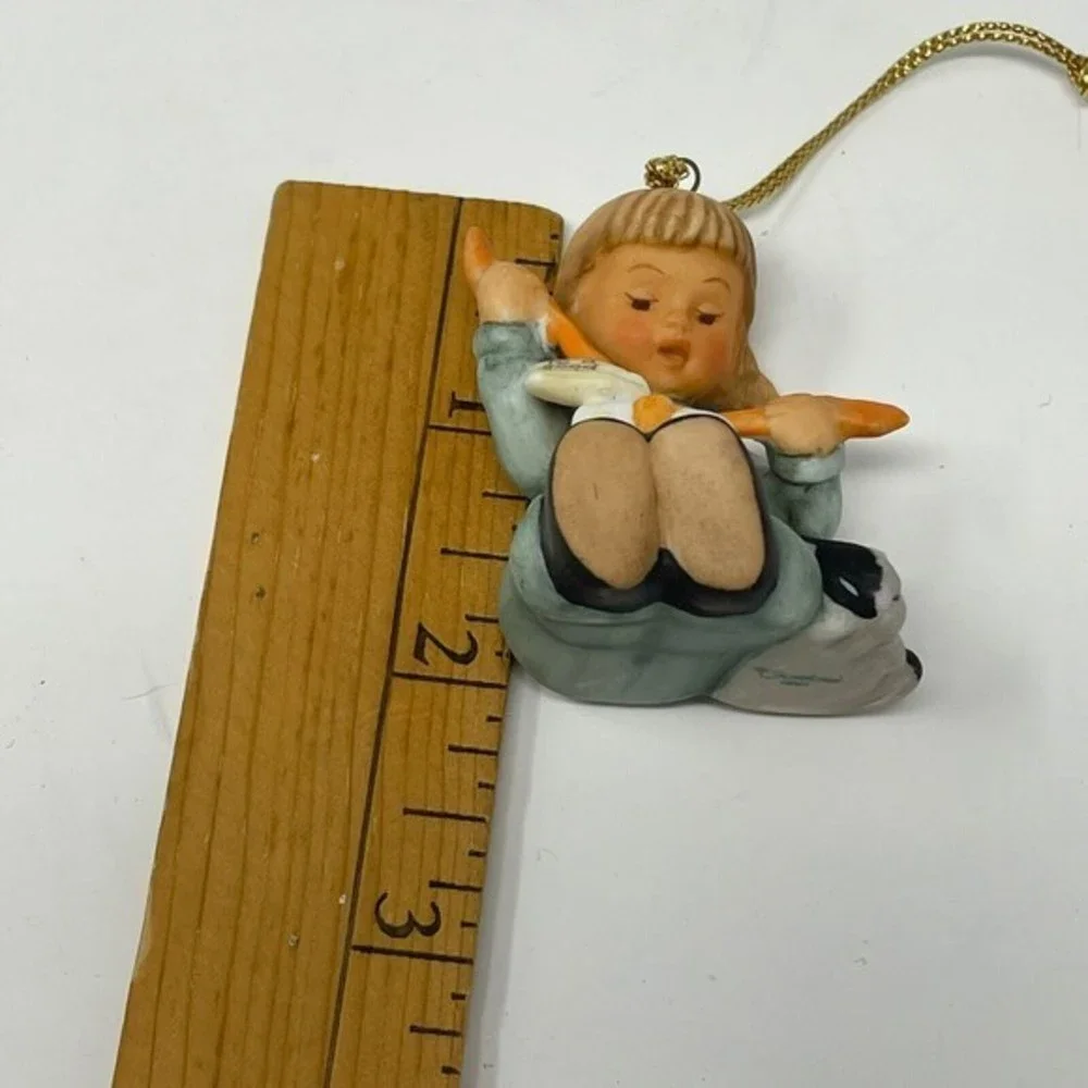 1997 GOEBEL BERTA HUMMEL mini To A‎ Good Girl Porcelain Christmas Ornament Cat
